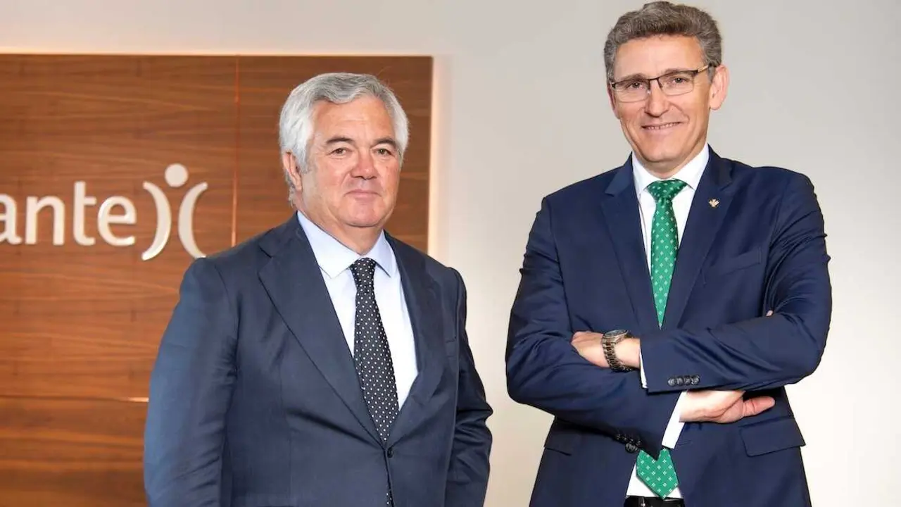 El presidente de Abante, Santiago Satr&uacute;stegui, y el director general de Eurocaja Rural, V&iacute;ctor Manuel Mart&iacute;n.