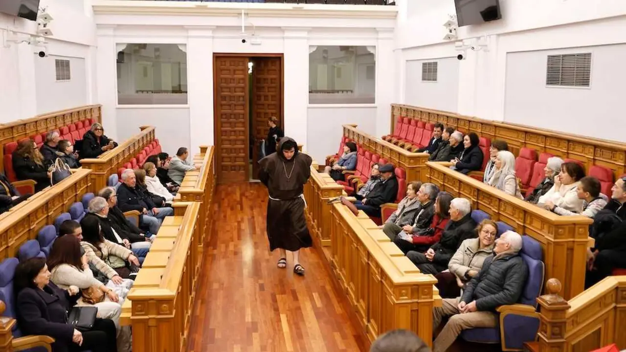 Las Cortes de Castilla-La Mancha celebran el D&iacute;a de la Regi&oacute;n con visitas teatralizadas