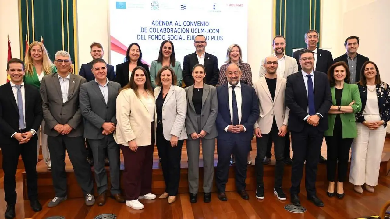 La consejera de Econom&iacute;a, Empresas y Empleo, Patricia Franco; y el consejero de Educaci&oacute;n, Cultura y Deportes, Amador Pastor; han asistido a la firma de la senda del Fondo Social Europeo + para la Universidad de Castilla-La Mancha.