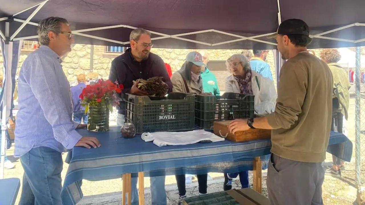 El viceconsejero de Administraci&oacute;n Local y Coordinaci&oacute;n Administrativa, Eusebio Robles, durante su asistencia a las XIV Jornadas Gastron&oacute;micas &lsquo;Esp&aacute;rrago Verde&rsquo; que se celebran en Aranzueque (Guadalajara)