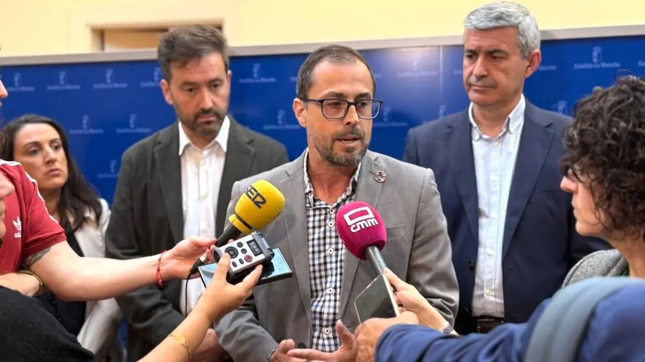 El viceconsejero de Medio Ambiente, Jos&eacute; Almod&oacute;var, en la constituci&oacute;n de la Mesa Provincial del Conejo de Monte de Toledo.