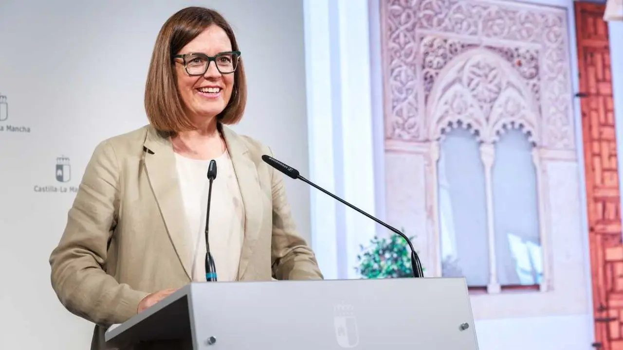 La consejera portavoz del Gobierno de Castilla-La Mancha, Esther Padilla, informa en rueda de prensa de los asuntos del Consejo de Gobierno.