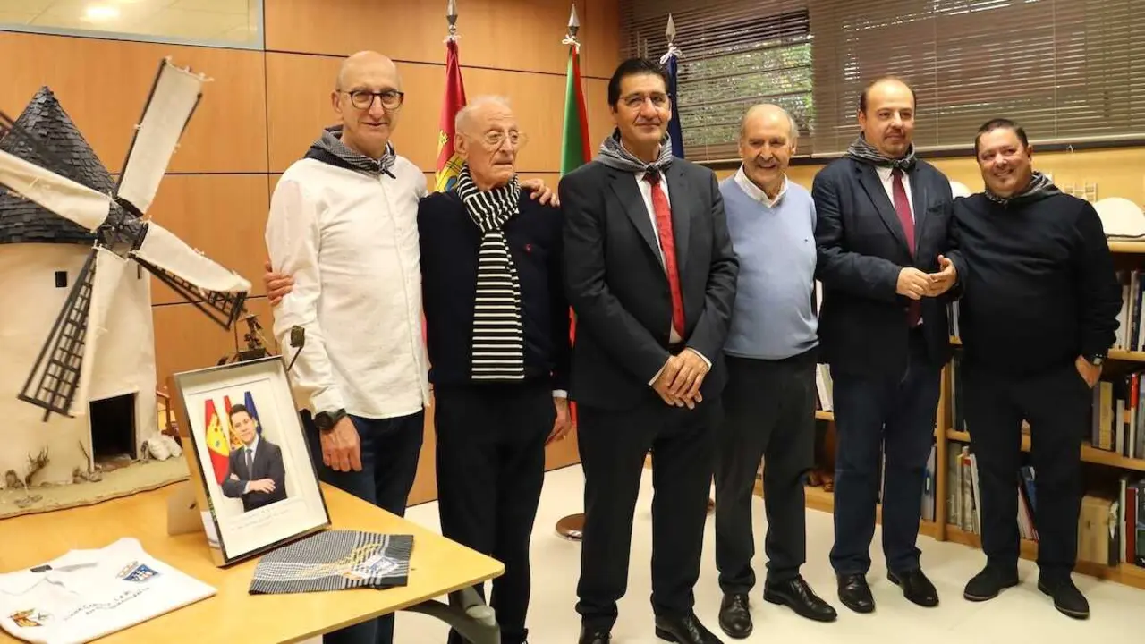 En la imagen de archivo el vicepresidente segundo de Castilla-La Mancha, Jos&eacute; Manuel Caballero, en su visita a la Casa Regional en San Sebastian