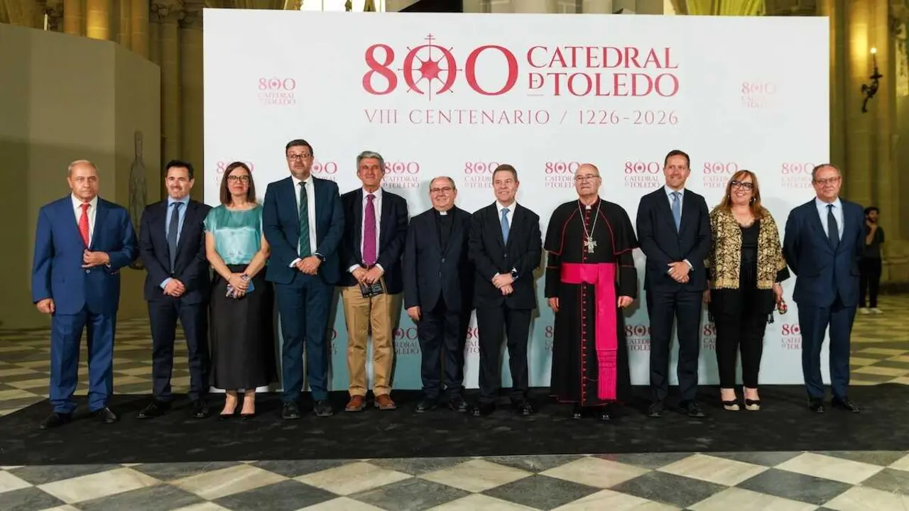 El presidente de Castilla-La Mancha, Emiliano Garc&iacute;a-Page, inaugura, en Toledo, la exposici&oacute;n &lsquo;Primada. VIII Centenario de la Catedral de Toledo&rsquo; que acoge la Catedral Primada de Santa Mar&iacute;a.