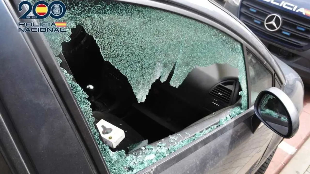 Cinco detenidos, cuatro menores, por 22 robos en coches en Hell&iacute;n (Albacete)