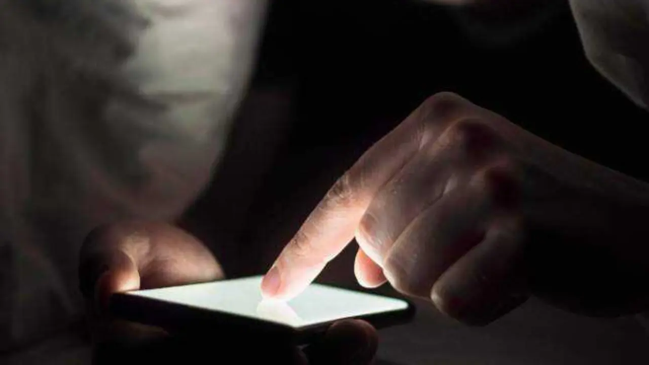La estafa por SMS que enga&ntilde;a a sus v&iacute;ctimas con un enlace fraudulento, estafa, ciberestafa, m&oacute;vil, mensaje,