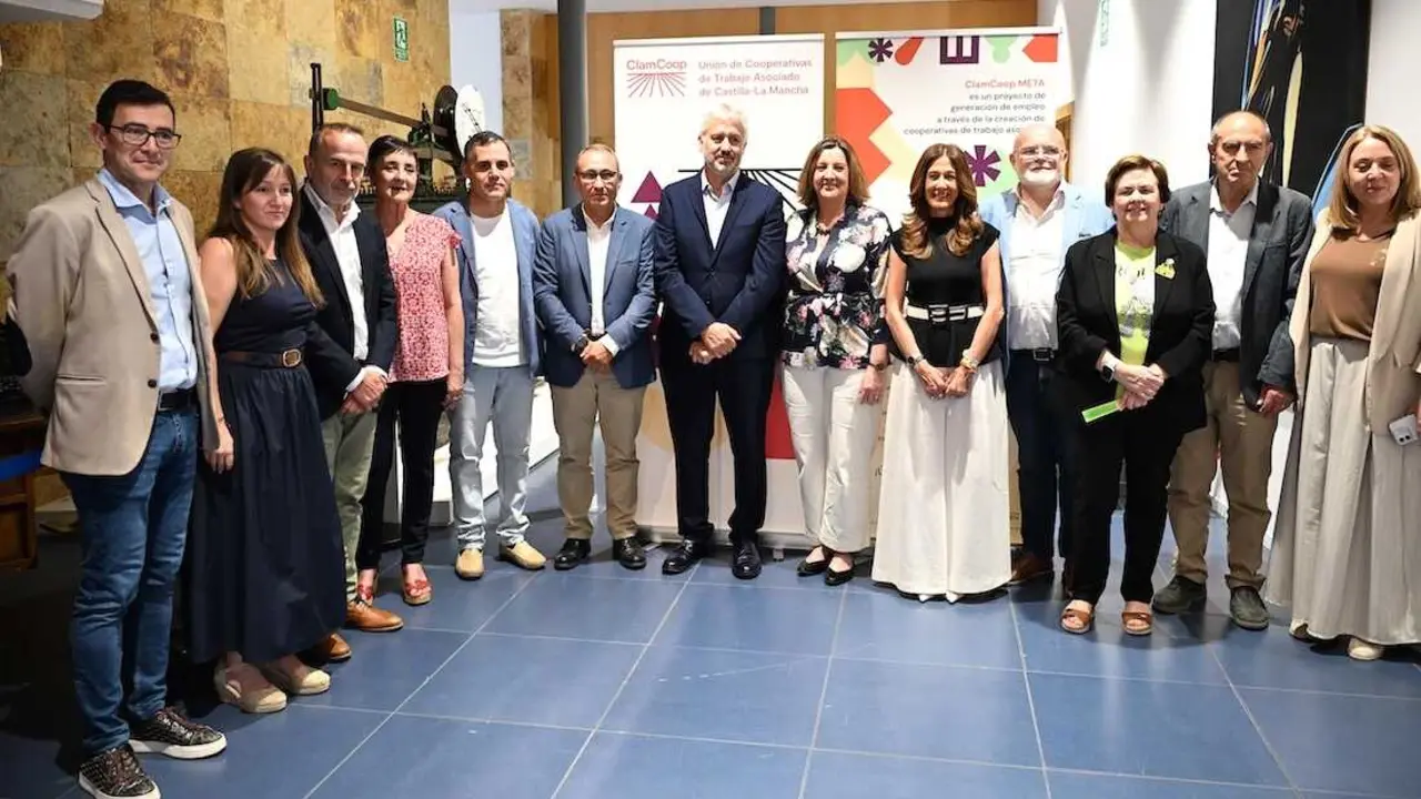 La consejera de Econom&iacute;a, Empresas y Empleo, Patricia Franco, ha asistido, en Almansa (Albacete, al acto de conmemoraci&oacute;n del quinto aniversario de la Uni&oacute;n de Cooperativas de Trabajo Asociado de la regi&oacute;n, CLAMCOOP CLM.