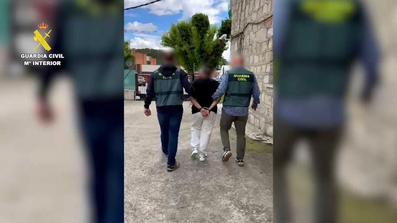 Cae en Toledo la banda de los alunizajes tras 30 robos en comercios. En la imagen un de los tres detenidos en la operaci&oacute;n.