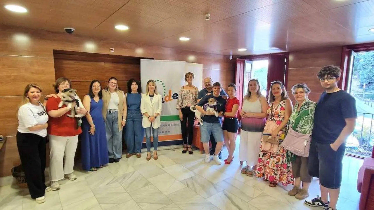 La directora general de Cuidados y Calidad del Servicio de Salud de Castilla-La Mancha (SESCAM), Montserrat Hern&aacute;ndez Luengo, ha participado en la inauguraci&oacute;n de las II Jornadas de Diabetes y Bienestar celebradas en Cuenca.