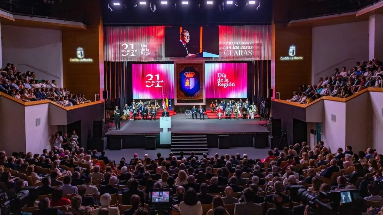 El Teatro Auditorio 'Jos&eacute; Luis Perales' de Cuenca ha acogido este 31 de mayo de 2026 el acto institucional del D&iacute;a de Castilla-La Mancha.