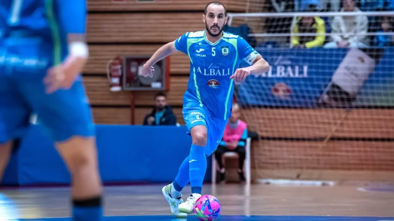 El capit&aacute;n Boyis deja el Vi&ntilde;a Albali Valdepe&ntilde;as tras cuatro a&ntilde;os