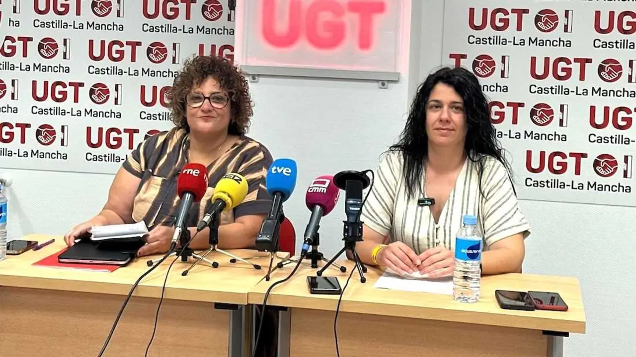 La secretaria de Salud Laboral de UGT a nivel confederal, Patricia Ruiz, y la coordinadora regional de Prevenci&oacute;n de Riesgos Laborales de UGT Castilla-La Mancha, Irene Ortega.