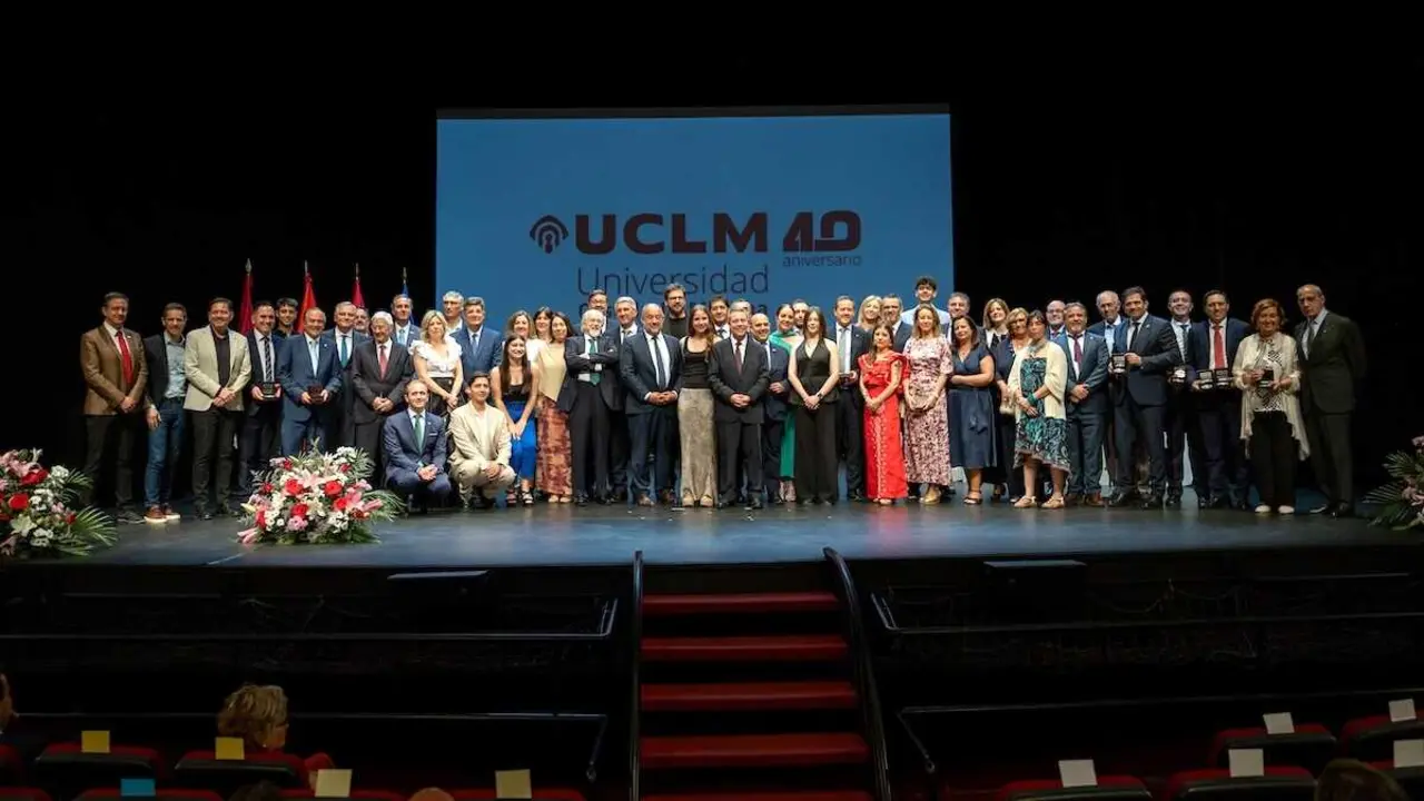 El jefe del Gobierno regional, Emiliano Garc&iacute;a-Page, preside en Ciudad Real, el acto conmemorativo del 40 aniversario de la Universidad de Castilla-La Mancha (UCLM). En el Teatro Municipal.