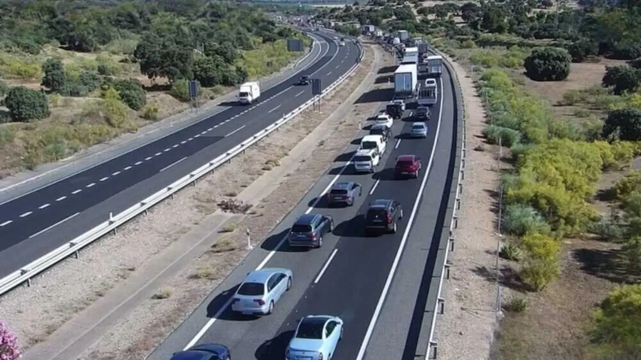 Dos hombres y un beb&eacute; acaban en el hospital tras chocar en la A-42 en Toledo