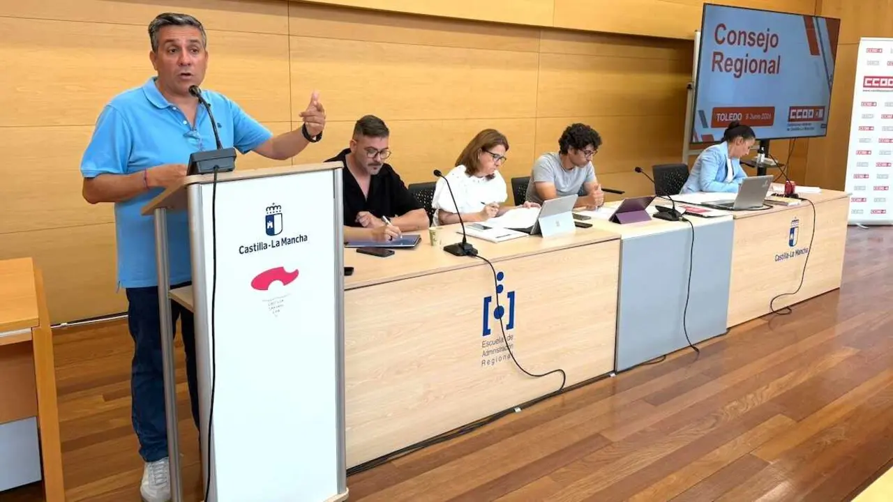 El secretario general de CCOO Castilla-La Mancha, Javier Ortega, interviene en el Consejo Regional del sindicato celebrado en Toledo