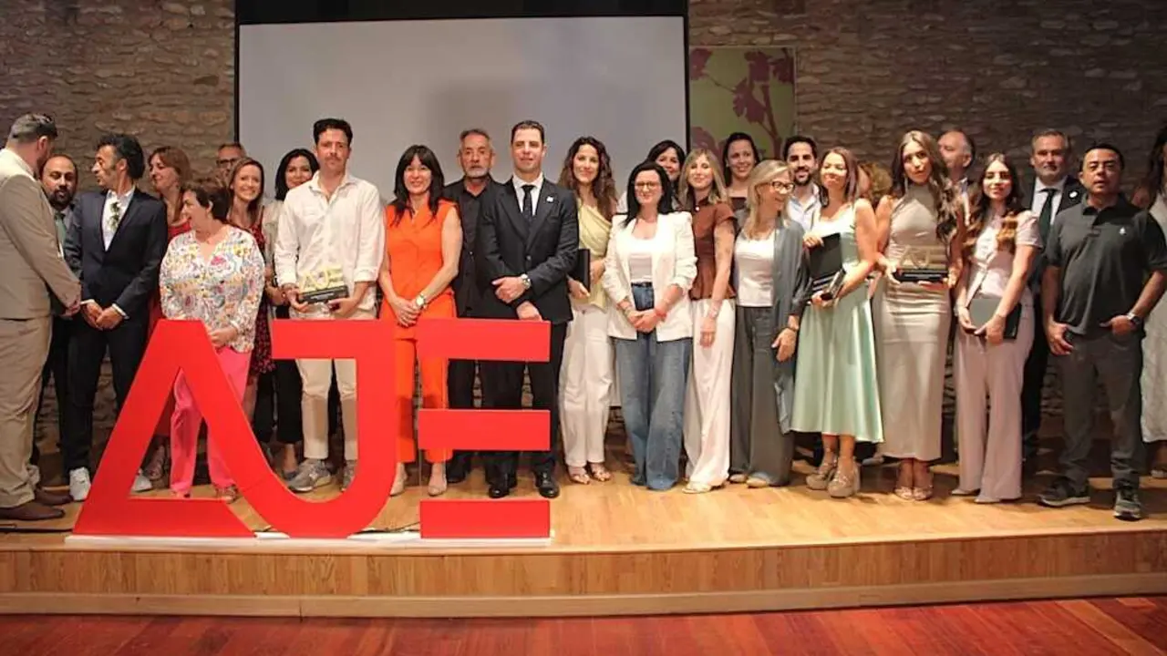 M&aacute;s de un centenar de empresarios acuden a los Premios Joven Empresario y Joven Emprendedor de AJE Ciudad Real