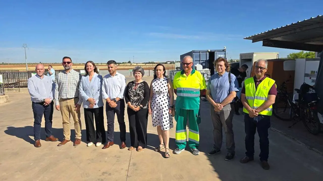 La consejera de Desarrollo Sostenible, Mercedes G&oacute;mez, ha presentado&nbsp;en Campo de Criptana (Ciudad Real) el convenio que permitir&aacute; digitalizar 68 puntos limpios municipales en Castilla-La Mancha.