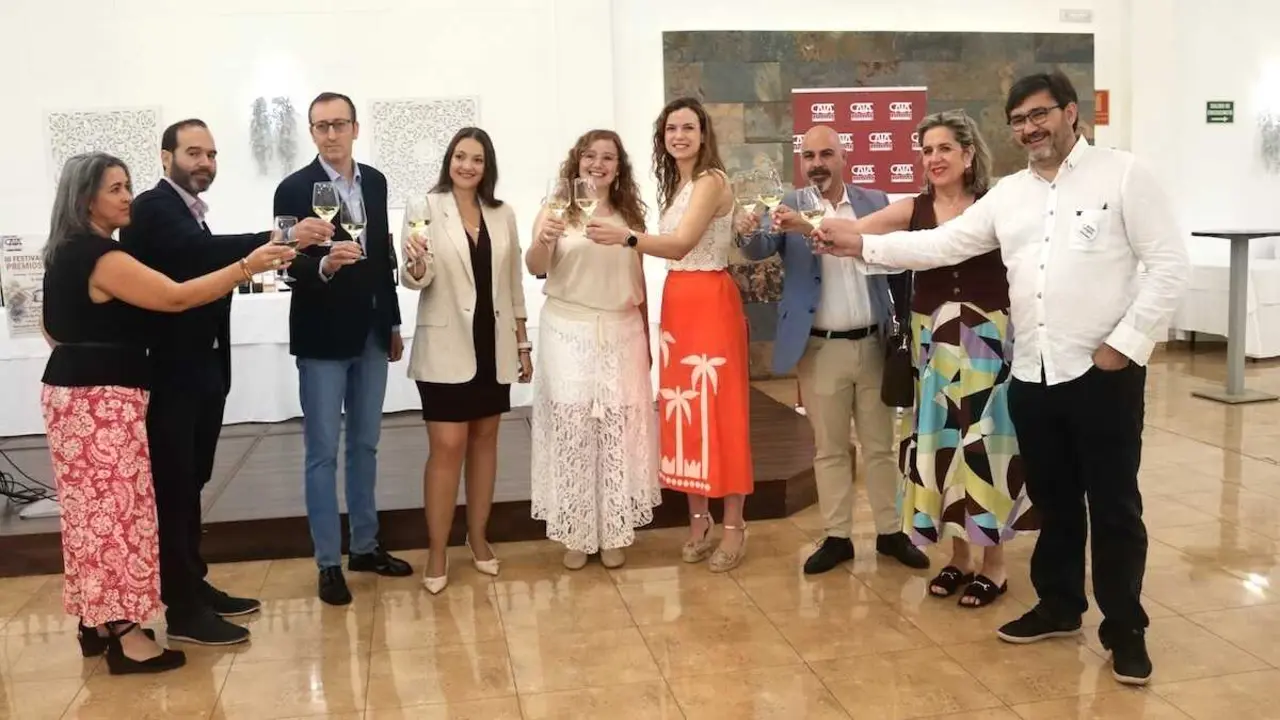 La directora general de Asuntos Europeos del Gobierno de Castilla-La Mancha, Nazareth Rodrigo, ha participado este domingo en el III Festival del Vino 'Premios Bombo' organizado en Tomelloso (Ciudad Real)