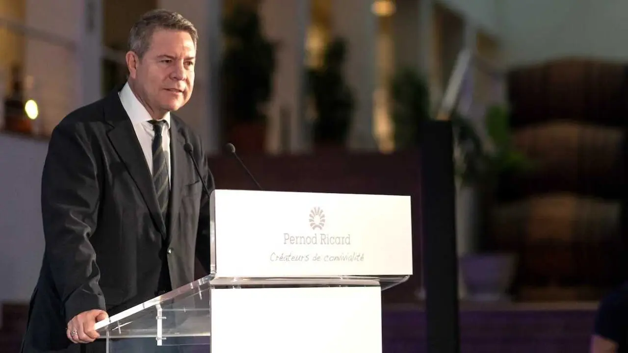 El presidente de Castilla-La Mancha, Emiliano Garc&iacute;a-Page, ha inaugurado en Las Labores (Ciudad Real), la ampliaci&oacute;n del centro de producci&oacute;n de la compa&ntilde;&iacute;a &lsquo;Pernod Ricard&rsquo;.