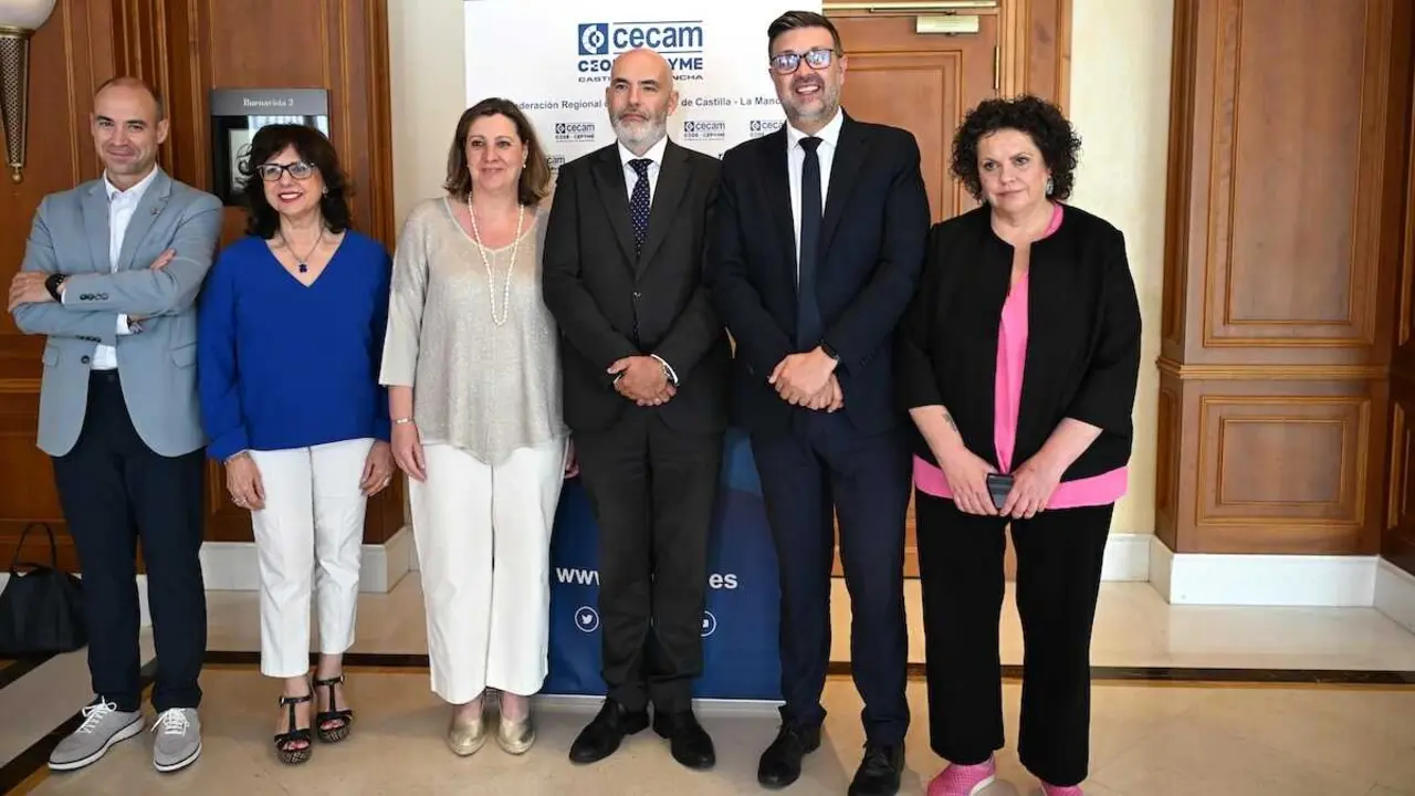 La consejera de Econom&iacute;a, Empresas y Empleo, Patricia Franco; y el consejero de Educaci&oacute;n, Cultura y Deportes, Amador Pastor; han clausurado la jornada sobre Formaci&oacute;n Profesional organizada por la patronal regional, CECAM.
