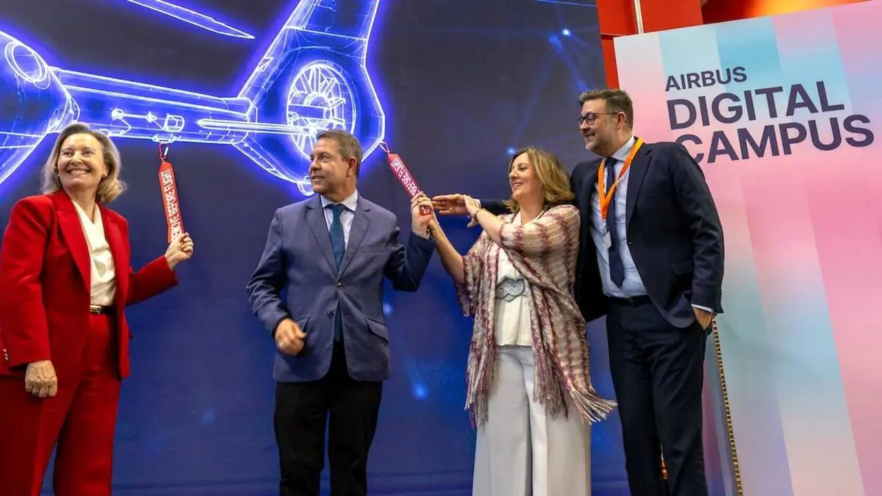 El presidente de Castilla-La Mancha, Emiliano Garc&iacute;a-Page, inaugura el Airbus Digital Campus en el Parque Cient&iacute;fico y Tecnol&oacute;gico de Castilla-La Mancha.