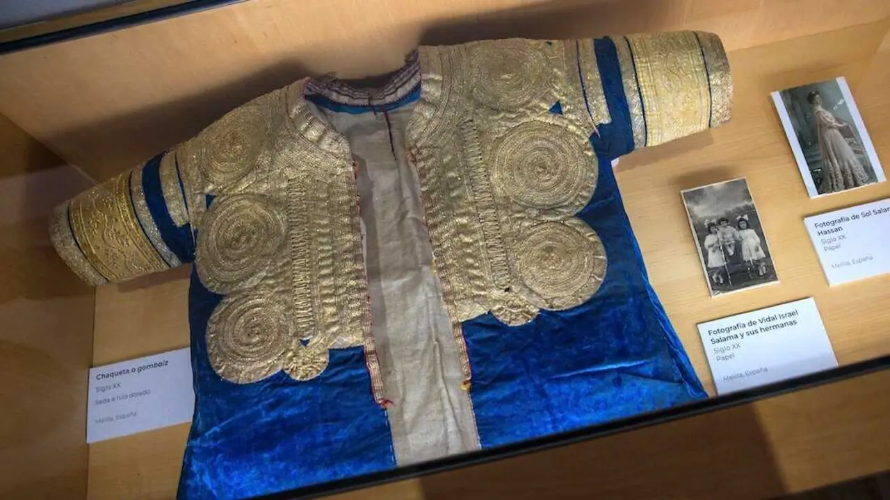 El Museo Sefard&iacute; de Toledo exhibe un traje nupcial de Melilla - EFE/&Aacute;ngeles Visd&oacute;mine