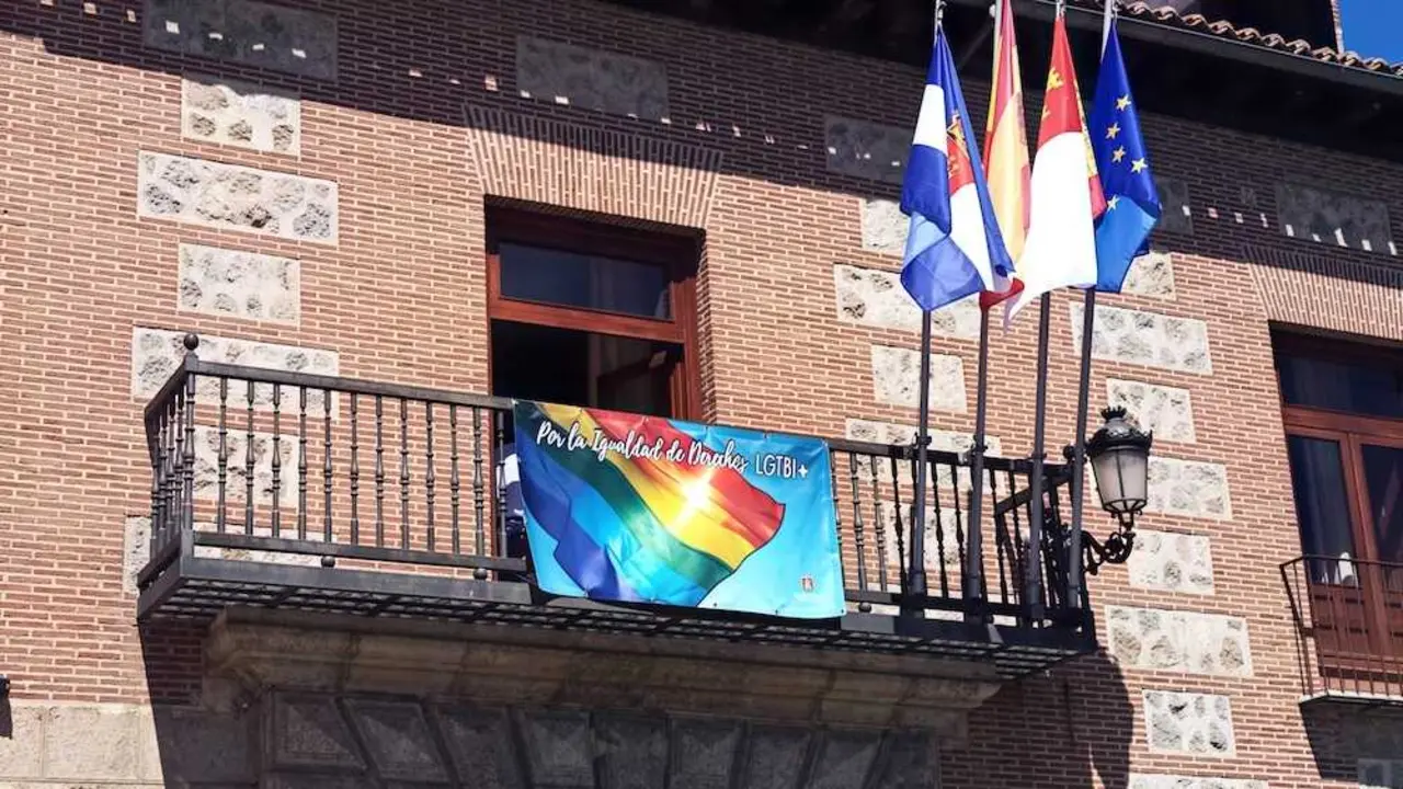 LGTBora exige al alcalde de Talavera colocar la bandera del Orgullo
