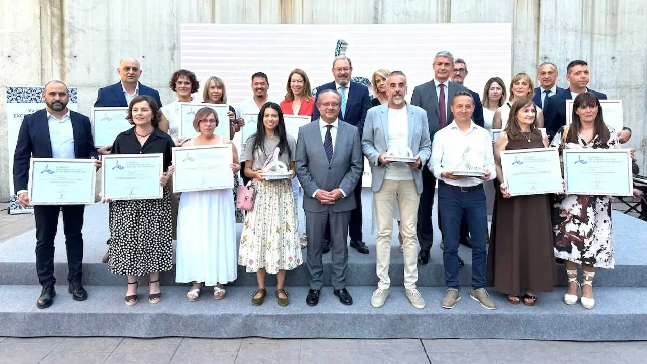 El consejero de Hacienda, Administraciones P&uacute;blicas y Transformaci&oacute;n Digital, Juan Alfonso Ruiz Molina, entrega los XV Premios a la Excelencia y Calidad en la Prestaci&oacute;n de los Servicios P&uacute;blicos en Castilla-La Mancha, en un acto que tiene lugar en el patio del Archivo Regional en Toledo.
