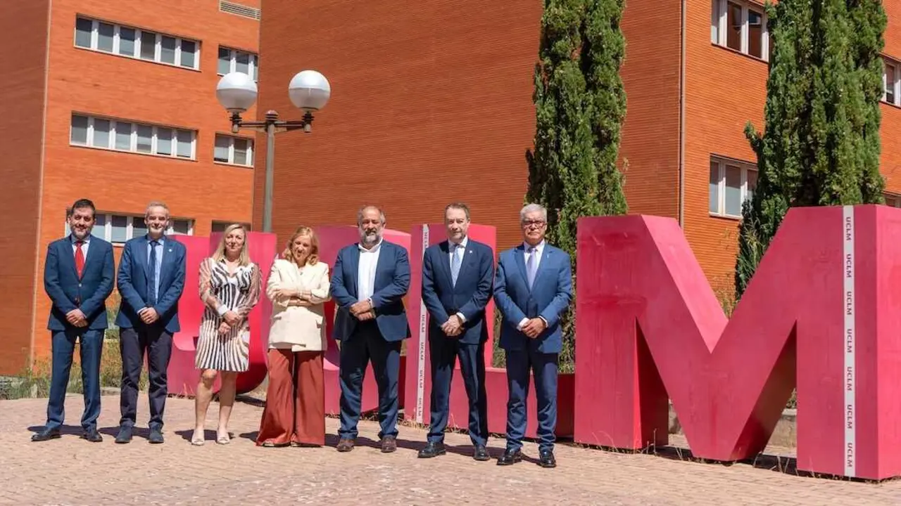 El rector de la UCLM, Juli&aacute;n Garde, asume la presidencia semestral del Grupo 9 de Universidades