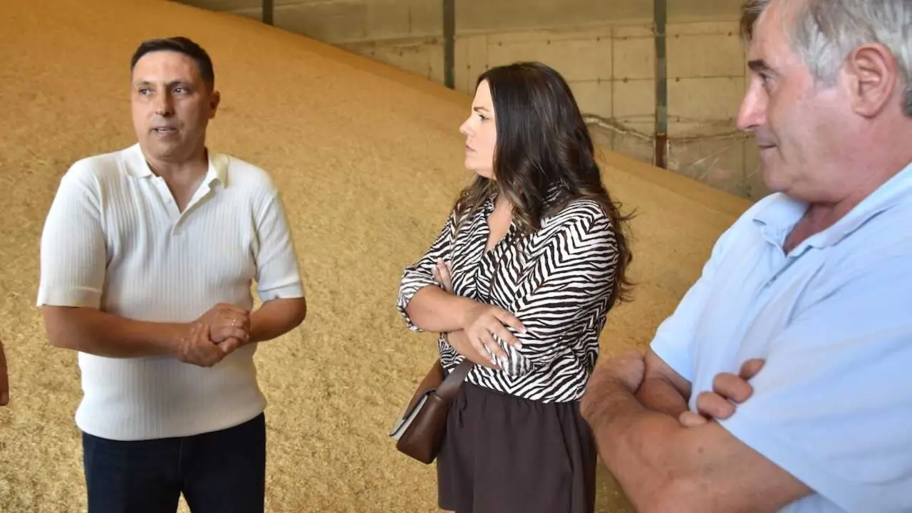 El presidente de la Diputaci&oacute;n de Cuenca, &Aacute;lvaro Mart&iacute;nez Chana, ha visitado la cooperativa San Isidro Labrador de Belmonte