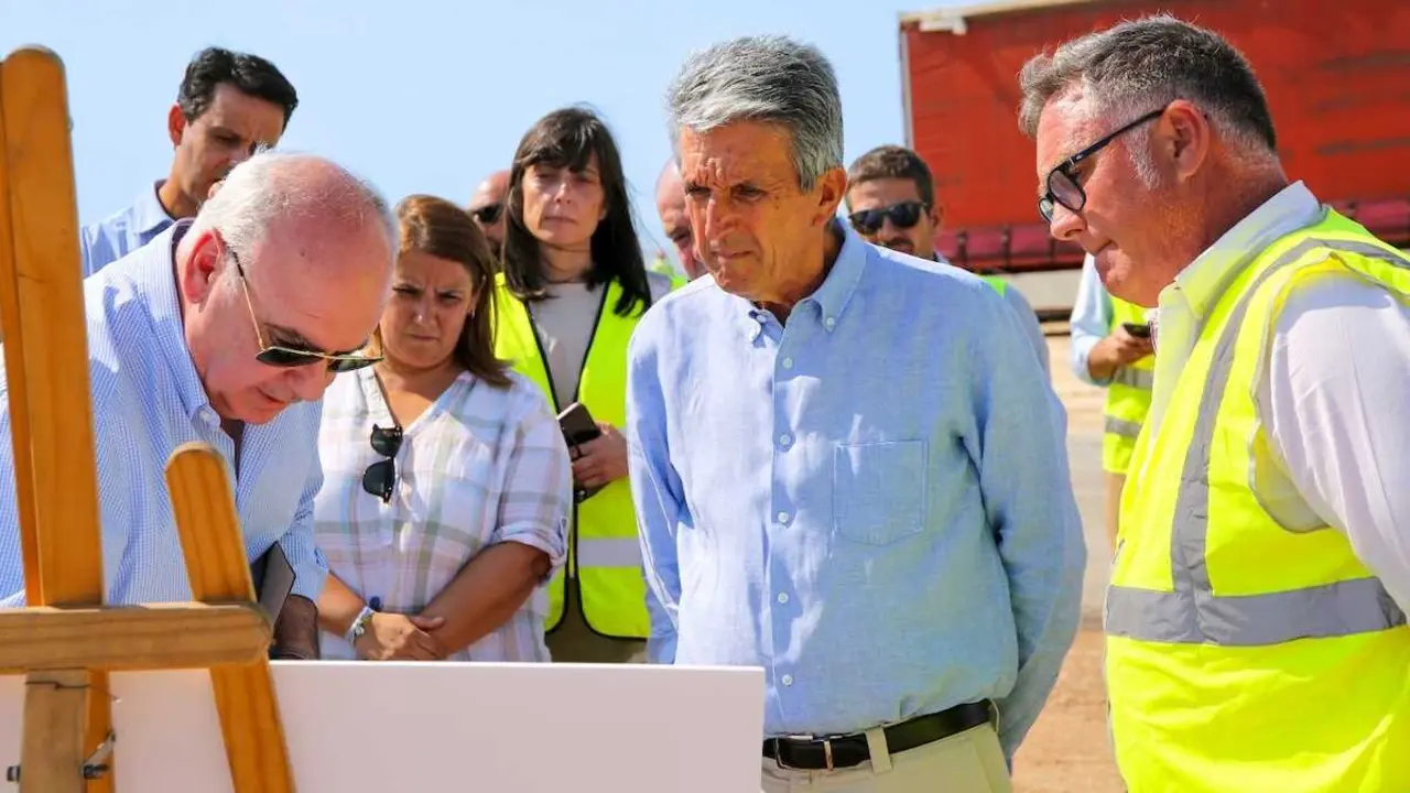 El delegado del Gobierno en Castilla-La Mancha, Jos&eacute; Pablo Sabrido, visita la ejecuci&oacute;n de las obras de mejora de las conexiones de la N-502 a la altura de Gamonal (Toledo).