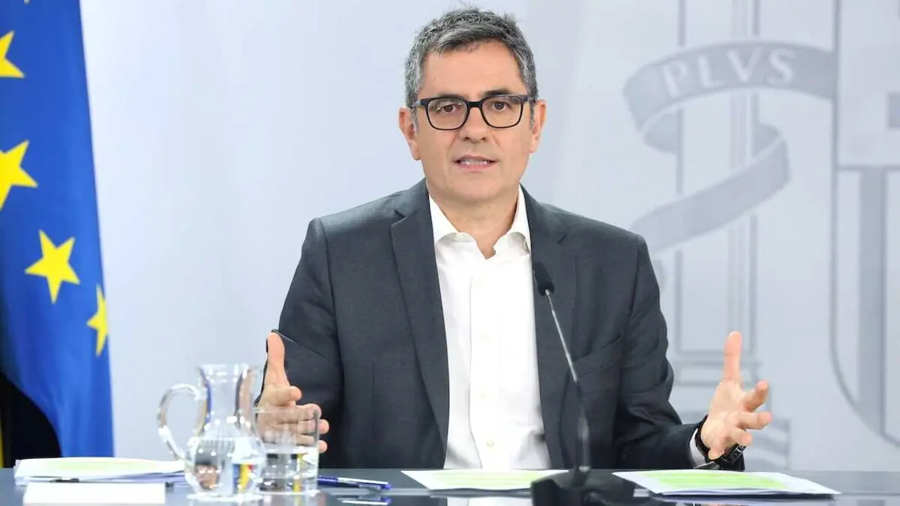 El ministro de Presidencia, Justicia y Relaciones con las Cortes, F&eacute;lix Bola&ntilde;os, durante la rueda de prensa tras el Consejo de Ministros - EP/Marta Fern&aacute;ndez