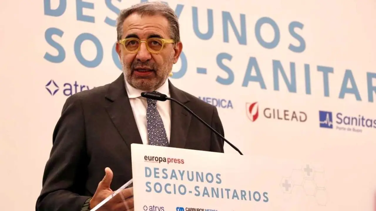El consejero de Sanidad de Castilla-La Mancha, Jes&uacute;s Fern&aacute;ndez Sanz, durante el desayuno informativo que ha protagonizado este mi&eacute;rcoles en Madrid organizado por Europa Press.