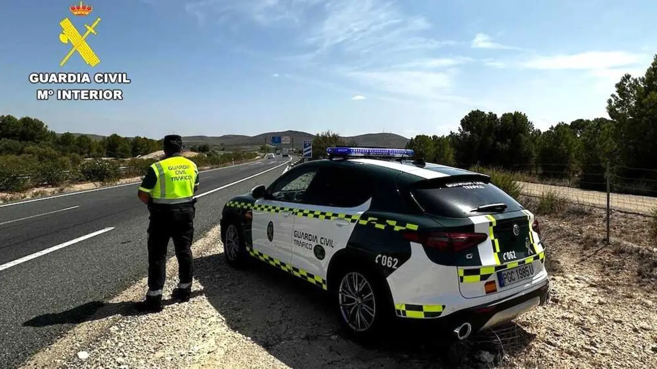 Un conductor investigado por ir a 212 km/h en la AP-36 de Cuenca, Guardia Civil de Tr&aacute;fico, radar, velocidad, control,&nbsp;