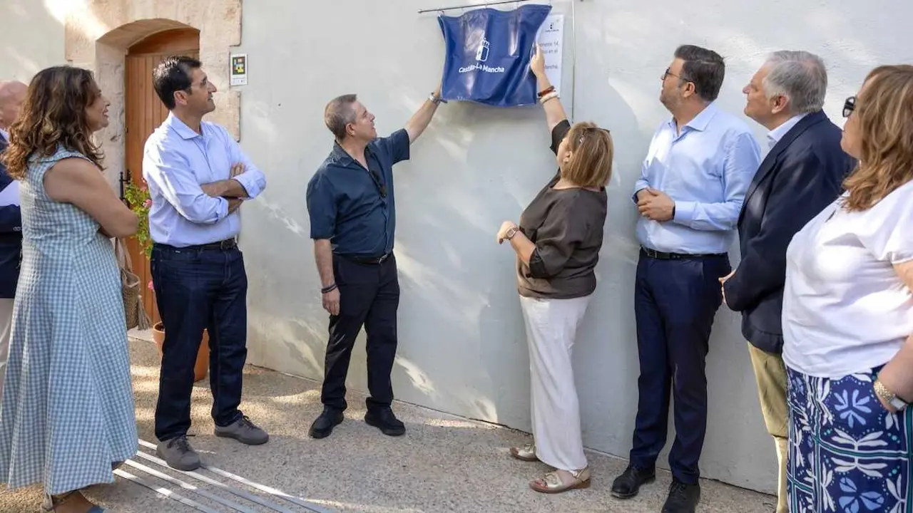 El presidente de Castilla-La Mancha, Emiliano Garc&iacute;a-Page, inaugura, en Poblete (Ciudad Real), las obras del Plan de Sostenibilidad en Parques y Yacimientos C14, en el Parque Arqueol&oacute;gico de Alarcos.