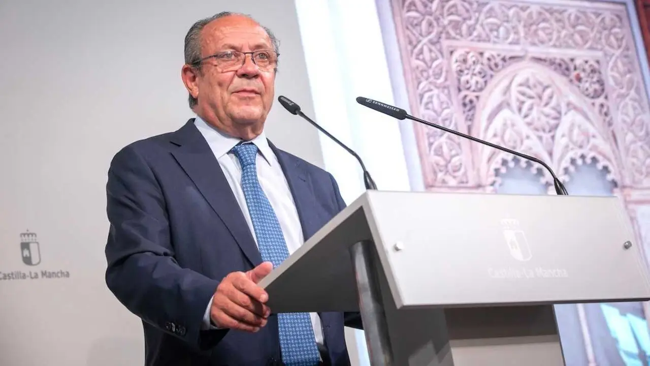 El consejero de Hacienda, Administraciones P&uacute;blicas y Transformaci&oacute;n Digital de Castilla-La Mancha, Juan Alfonso Ruiz Molina, ha informado de asuntos de actualidad relacionados con la financiaci&oacute;n auton&oacute;mica.