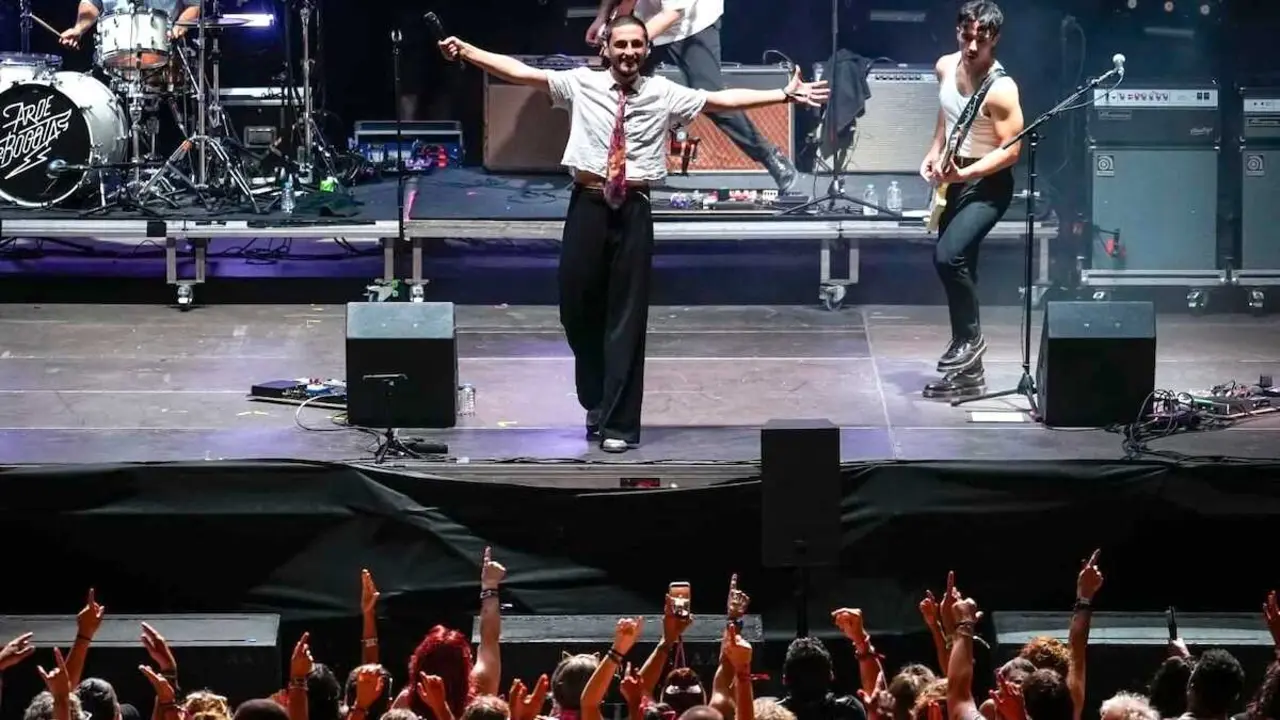 El festival Leturalma. que organiza la cantautora Mar&iacute;a Rozal&eacute;n en Letur (Albacete), su localidad natal, ha cerrado una nueva edici&oacute;n con la actuaci&oacute;n sorpresa de la banda cartagenera Arde Bogot&aacute; - EFE/Loli Munera
