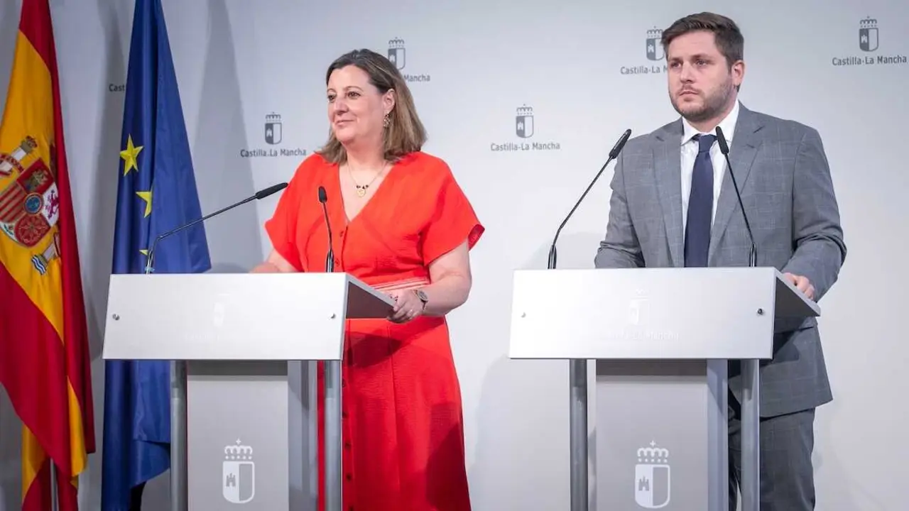 La consejera de Econom&iacute;a, Empresas y Empleo, Patricia Franco, y el consejero de Fomento, Nacho Hernando, han informado, en una rueda de prensa, de los acuerdos del Consejo de Gobierno relacionados con sus departamentos, en el Palacio de Fuensalida de Toledo.