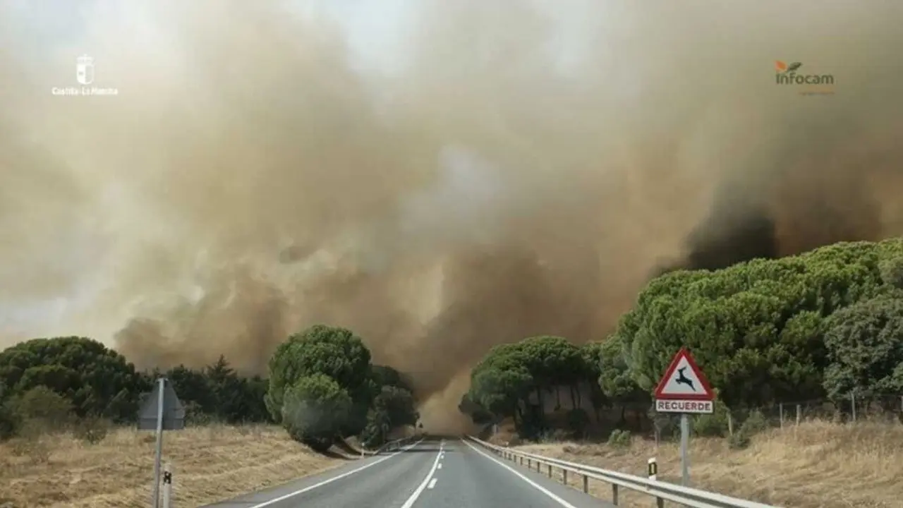 Un incendio en Almorox (Toledo) alcanza nivel 2 y obliga a evacuar El Pinar