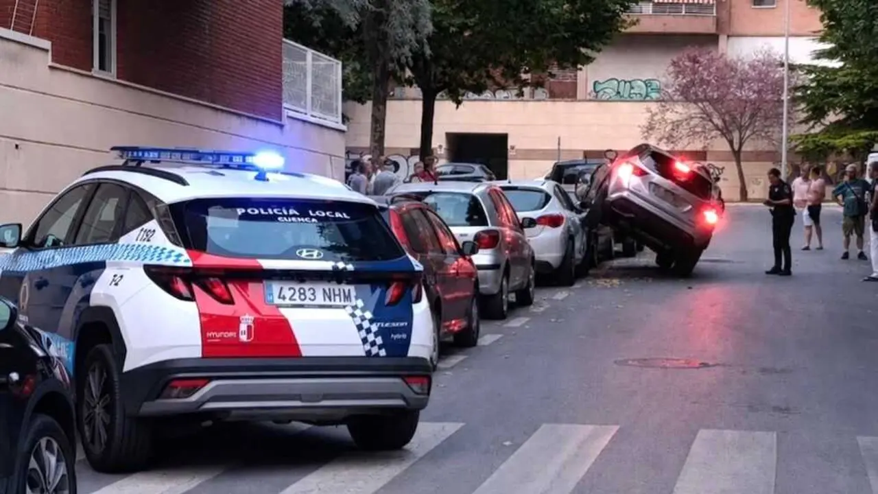 Herida una conductora tras colisionar con dos coches en Cuenca