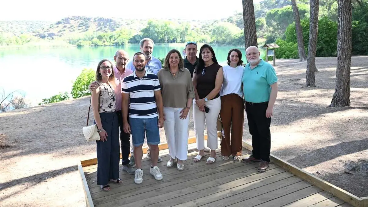 La consejera de Econom&iacute;a, Empresas y Empleo, Patricia Franco, ha visitado el proyecto de Turismo Azul en la Laguna Santos Morcillo de Ossa de Montiel (Albacete).