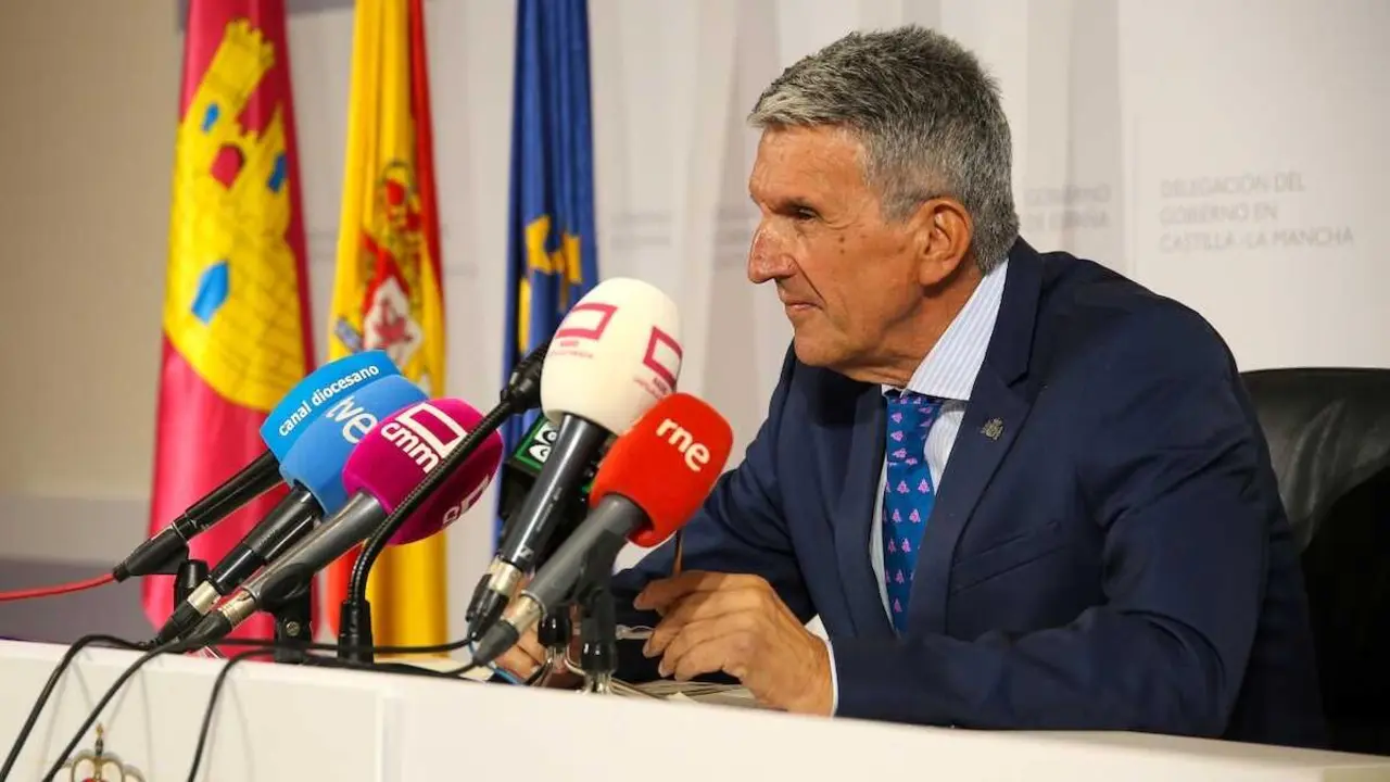 El delegado del Gobierno en Castilla-La Mancha, Jos&eacute; Pablo Sabrido, durante la rueda de prensa que ha ofrecido en la sede de la Delegaci&oacute;n en Toledo.