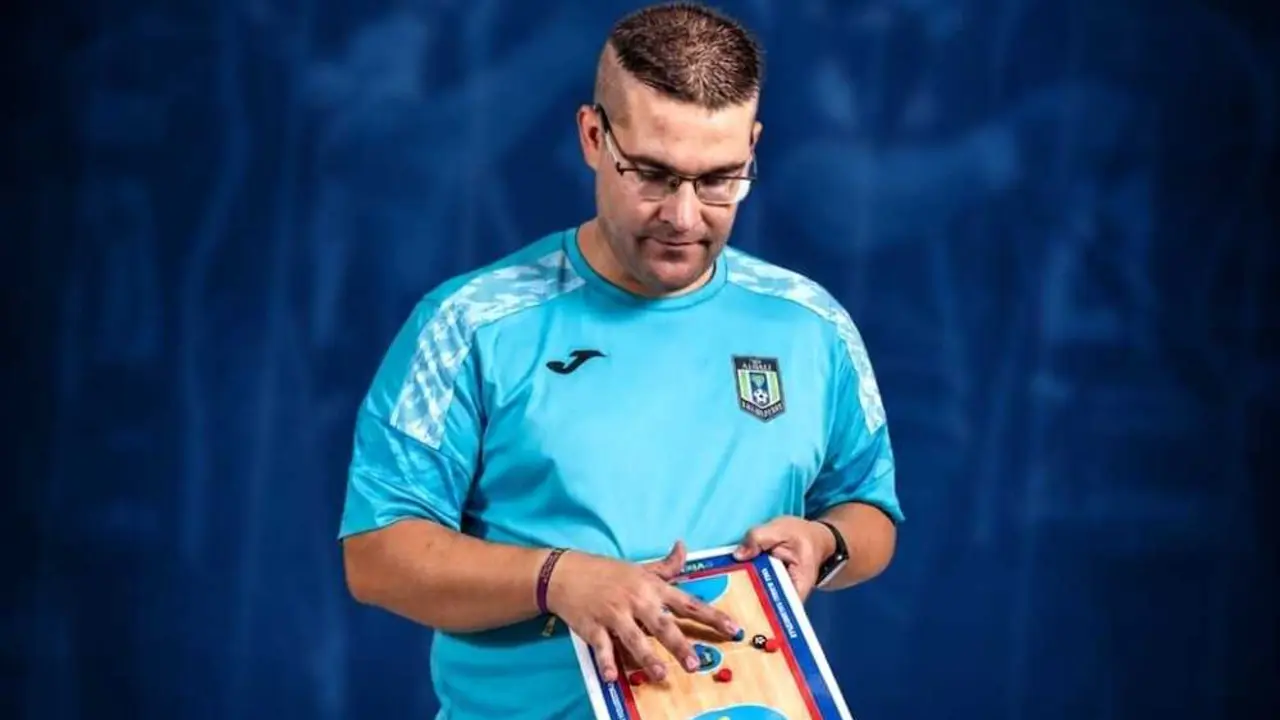 El Vi&ntilde;a Albali Valdepe&ntilde;as renueva a V&iacute;ctor Beas para el filial