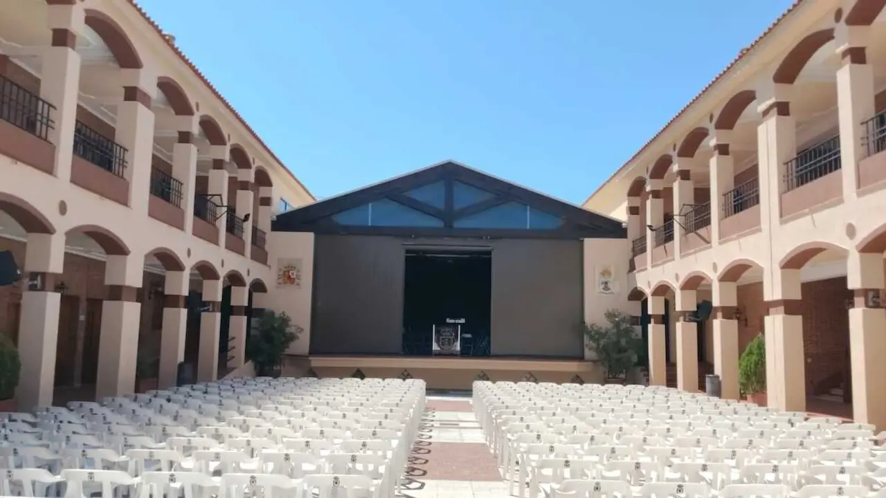 PP y Vox eluden el reglamento para renombrar el auditorio de Sonseca (Toledo)