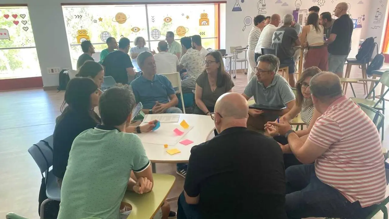 Castilla-La Mancha refuerza la transformaci&oacute;n digital en las aulas