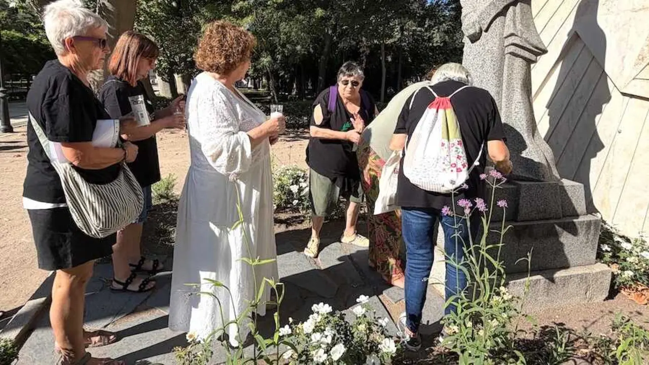 Mujeres de Negro reclama en Toledo proteger a las mujeres en guerra
