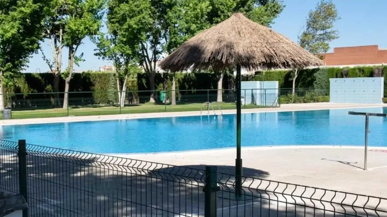 Piscina municipal 'La Piedad' de Talavera de la Reina (Toledo) donde ocurri&oacute; la presunta agresi&oacute;n.