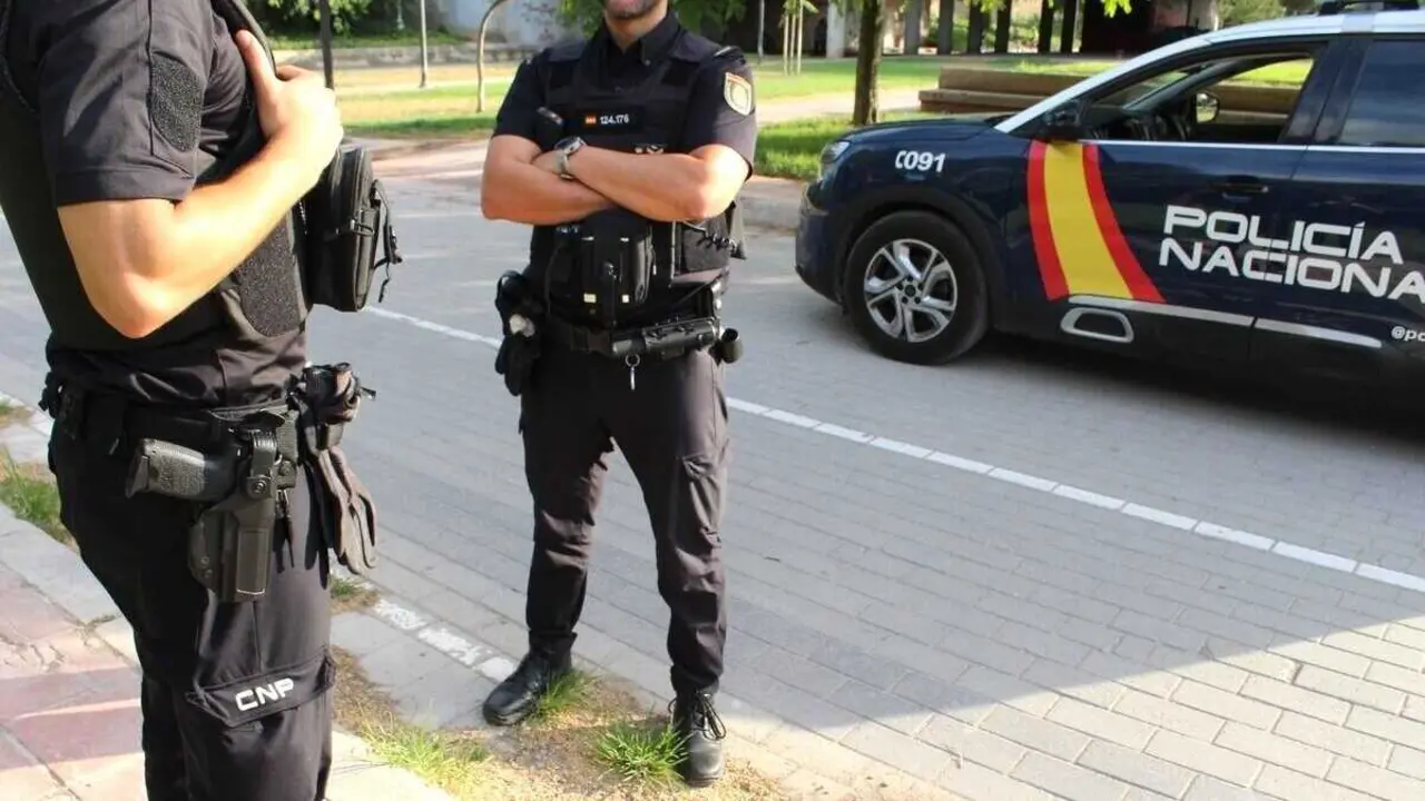 polic&iacute;a nacional, agentes, patrulla, crimen, cad&aacute;ver, reyerta, tiroteo, violencia, parque, paraje,