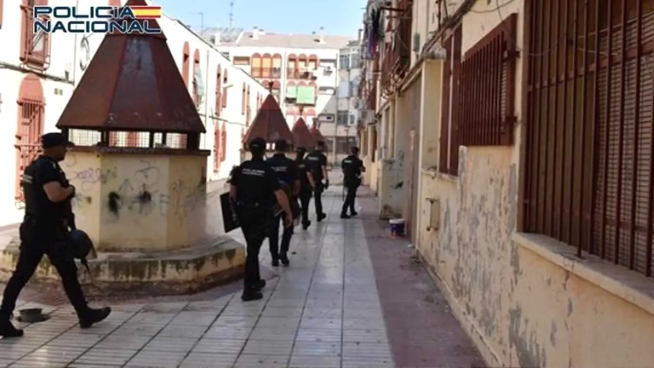 Diez detenidos en Alc&aacute;zar de San Juan (Ciudad Real) por agredir a polic&iacute;as en una detenci&oacute;n