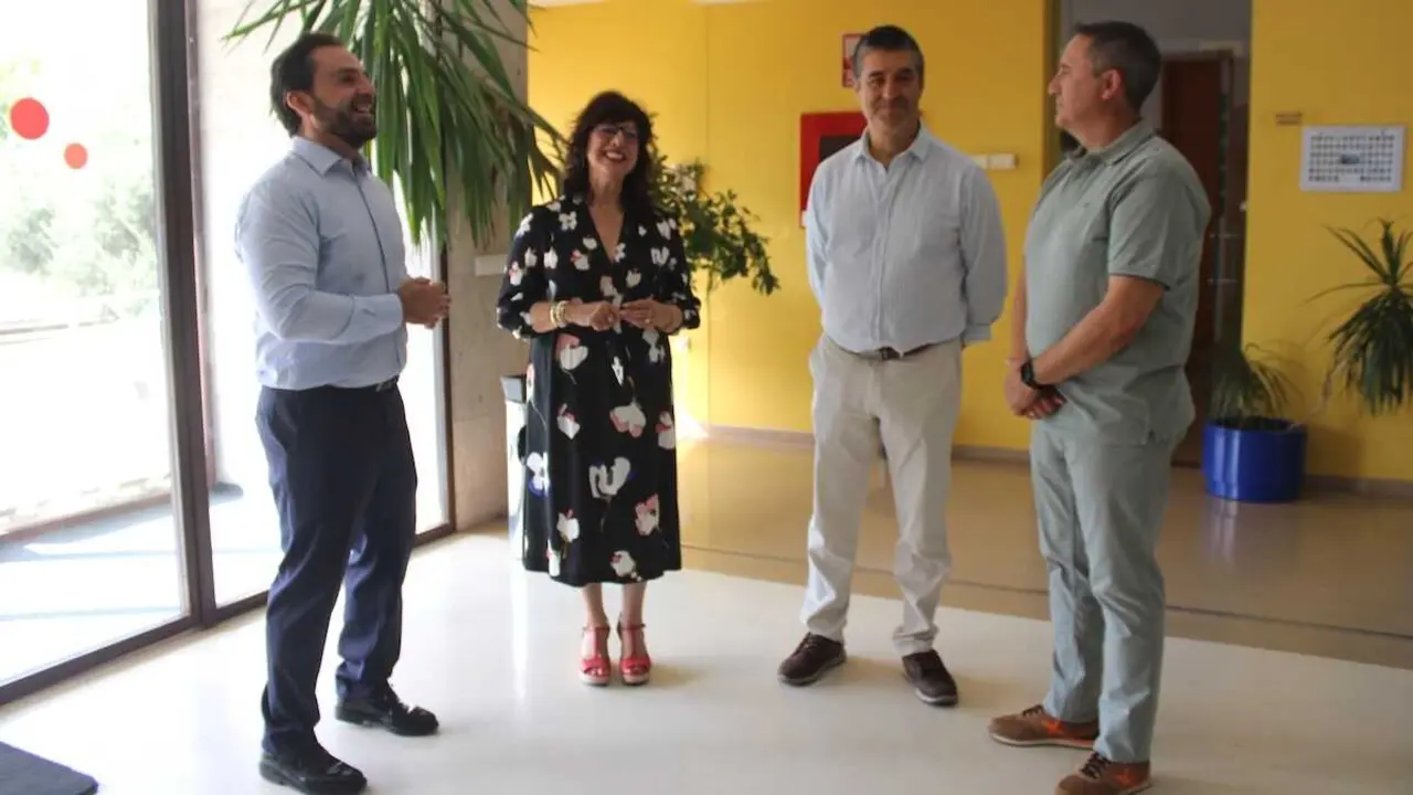 La viceconsejera de Educaci&oacute;n, Universidades e Investigaci&oacute;n, Mar Torrecilla, ha visitado la residencia universitaria &acute;El Doncel&acute; en Ciudad Real.